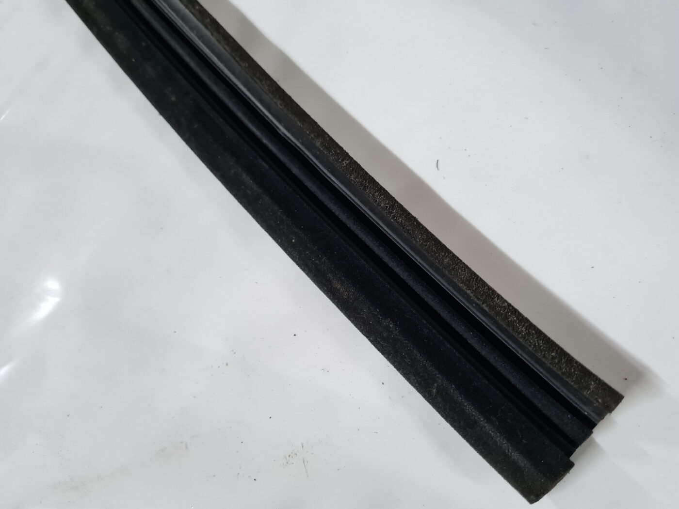 Durvju gumija priekš VOLVO XC 60 2009 2 Durvju gumija priekš VOLVO XC 60 2009