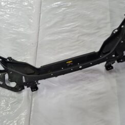 Priekšējā radiatora rāmja augšēja daļa priekš VOLVO XC 60 2009