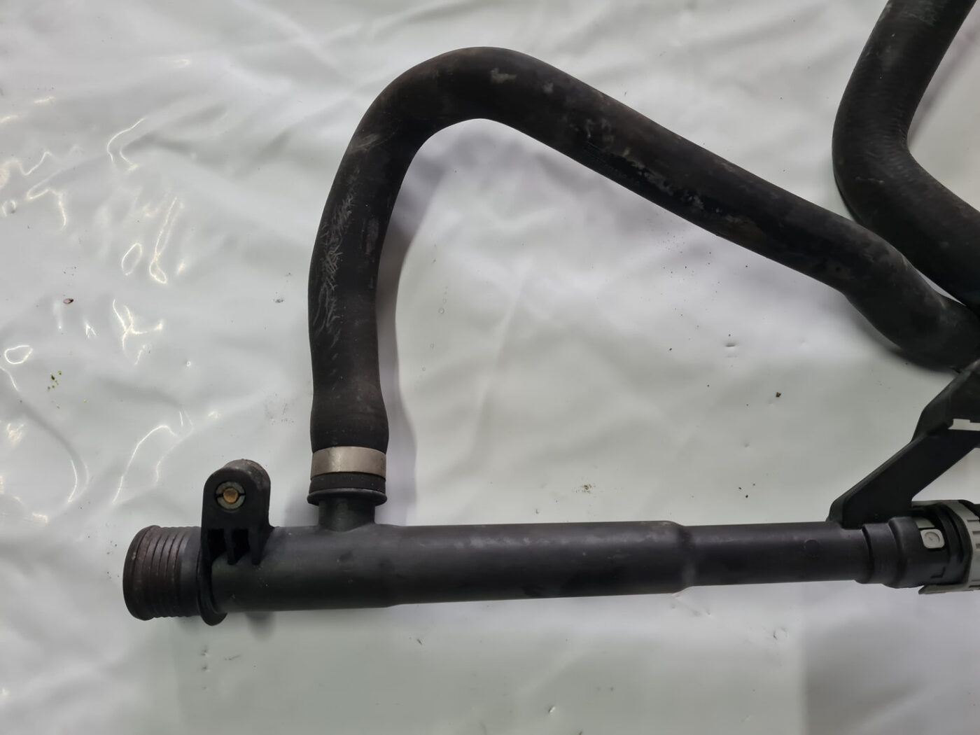 Dzesēšanas caurules priekš VOLVO XC 60 2009 2 Dzesēšanas caurules priekš VOLVO XC 60 2009