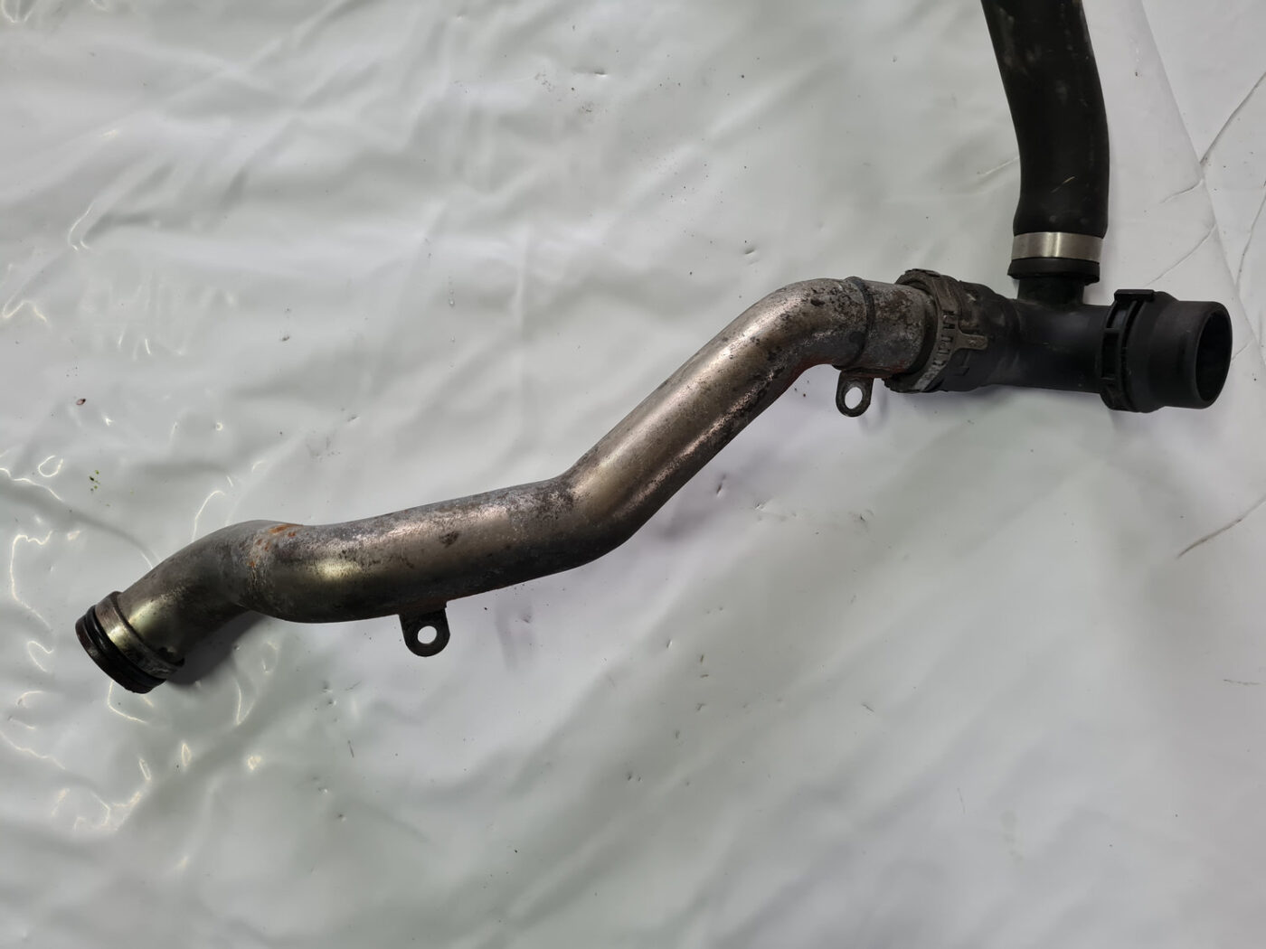 Dzesēšanas caurules priekš VOLVO XC 60 2009 2 Dzesēšanas caurules priekš VOLVO XC 60 2009