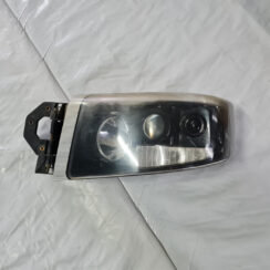 Priekšējais kreisais lukturis priekš NEW AND USED CAR SPARE PARTS