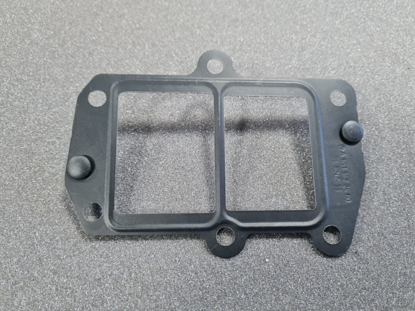 EGR vārsta blīve priekš MERCEDES BENZ E250 W212 2014 2 EGR vārsta blīve priekš MERCEDES BENZ E250 W212 2014