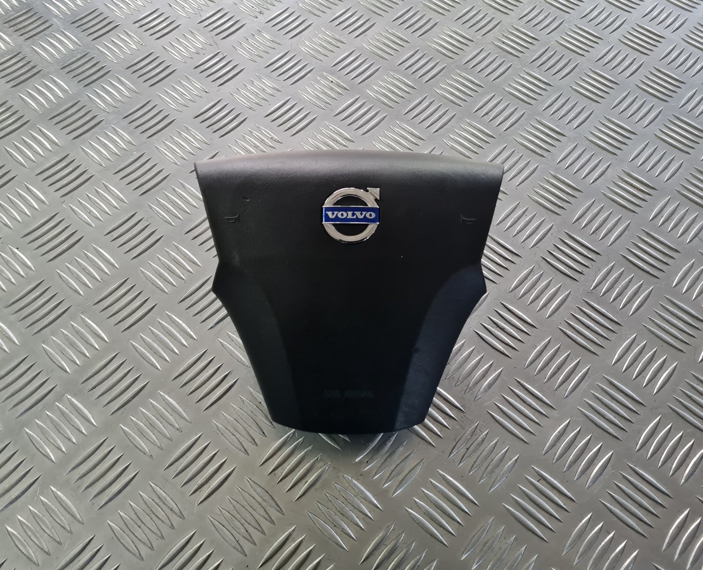 Stūres drošības spilvens priekš VOLVO C30 2009 1 Stūres drošības spilvens priekš VOLVO C30 2009