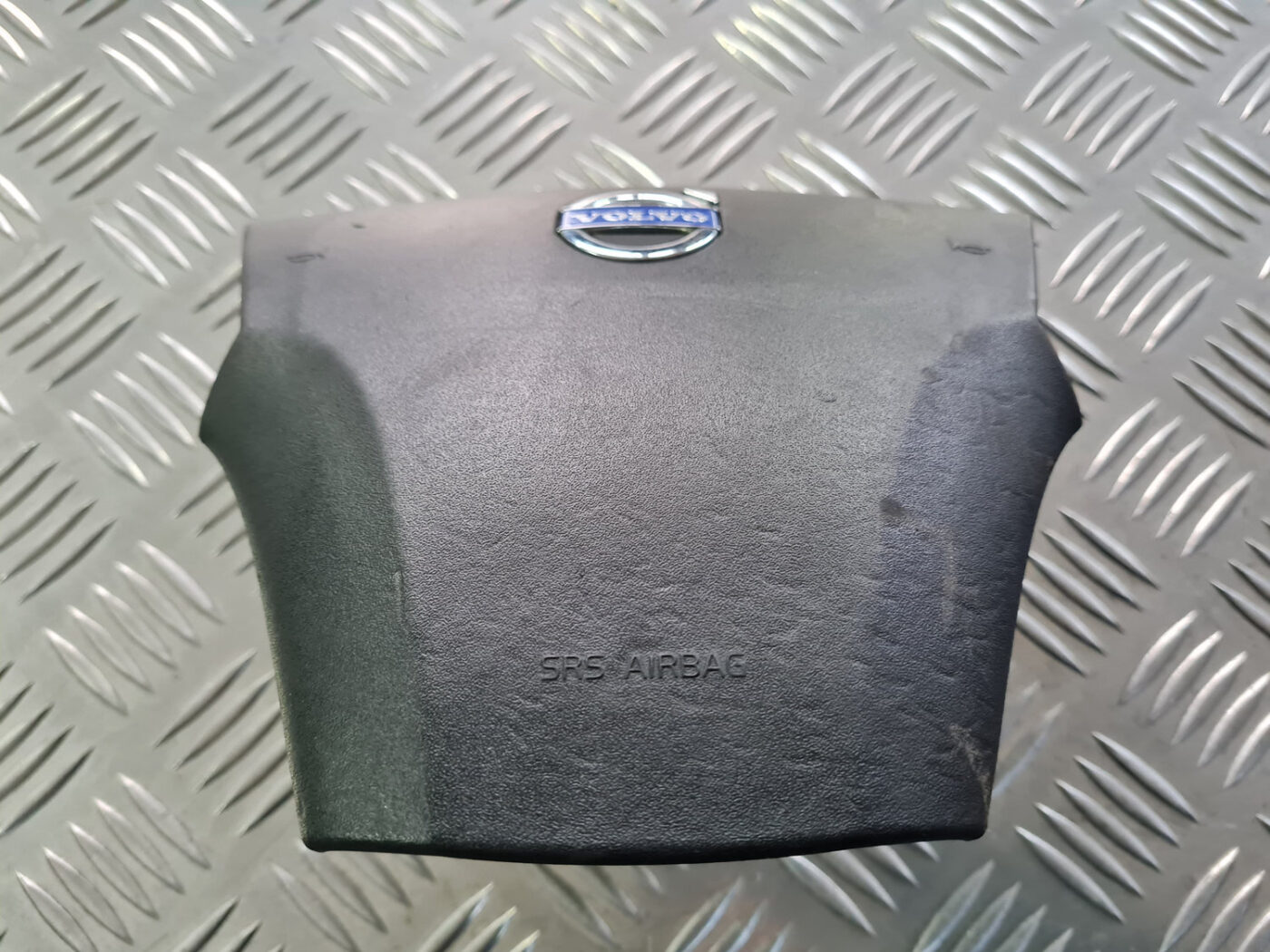 Stūres drošības spilvens priekš VOLVO C30 2009 2 Stūres drošības spilvens priekš VOLVO C30 2009