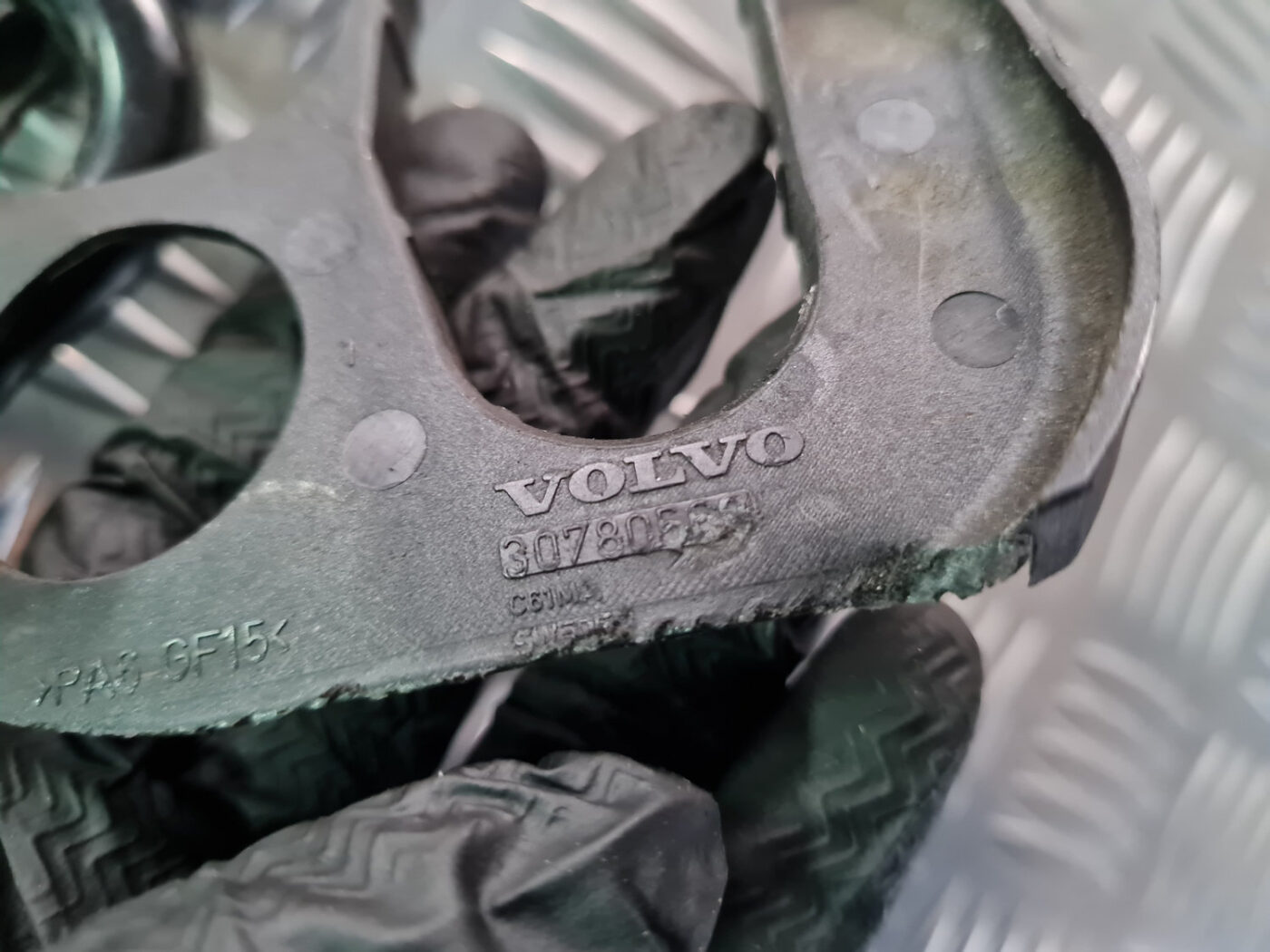 Drošības jostas regulators, pa labi priekš VOLVO C30 2009 5 Drošības jostas regulators, pa labi priekš VOLVO C30 2009