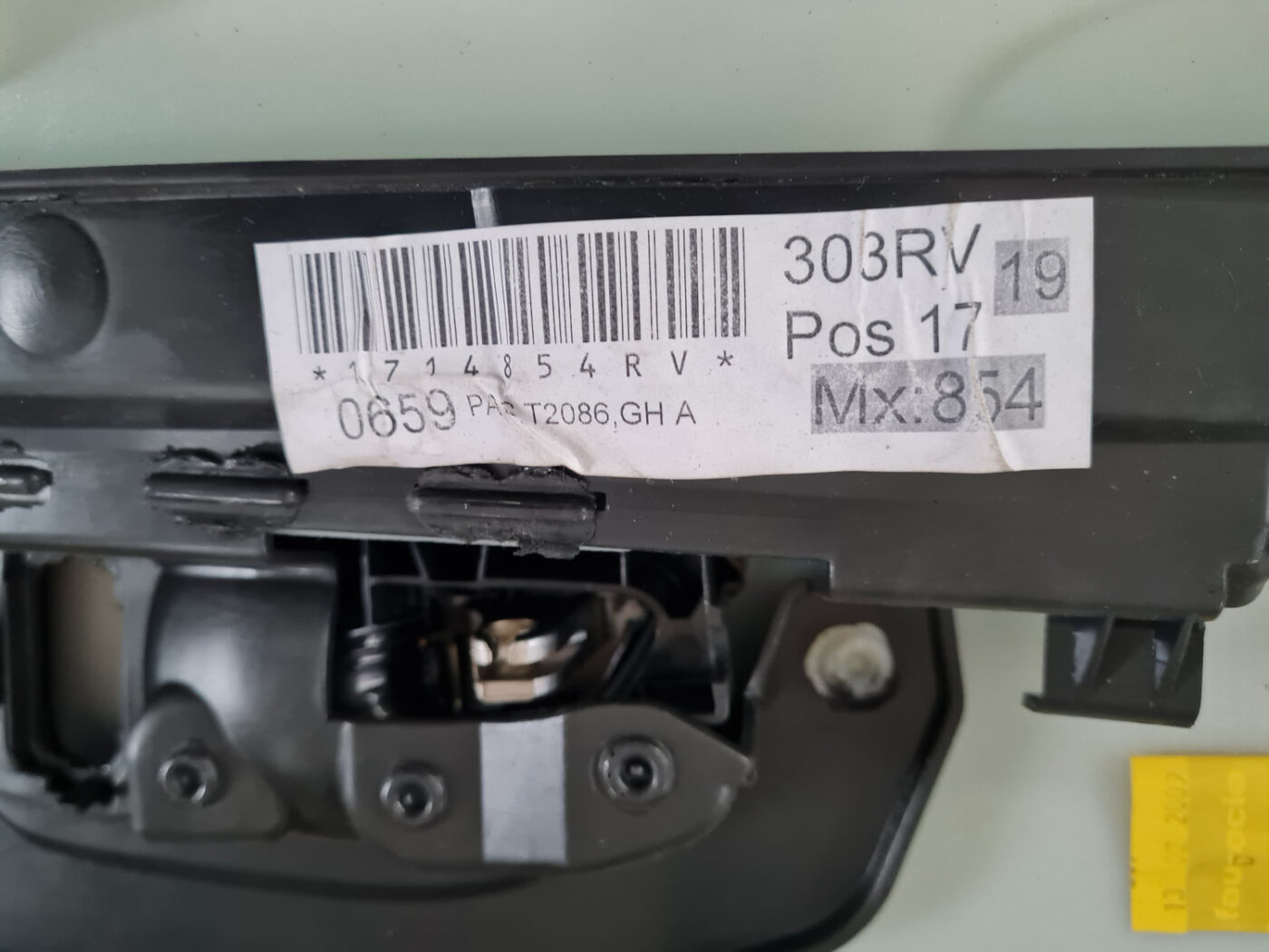 Priekšējo labo durvju apdare priekš VOLVO C30 2009 4 Priekšējo labo durvju apdare priekš VOLVO C30 2009