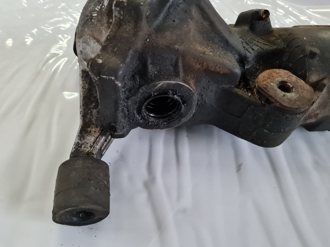 Aizmugurējais reduktors priekš VOLVO S60 2008 15 Aizmugurējais reduktors priekš VOLVO S60 2008