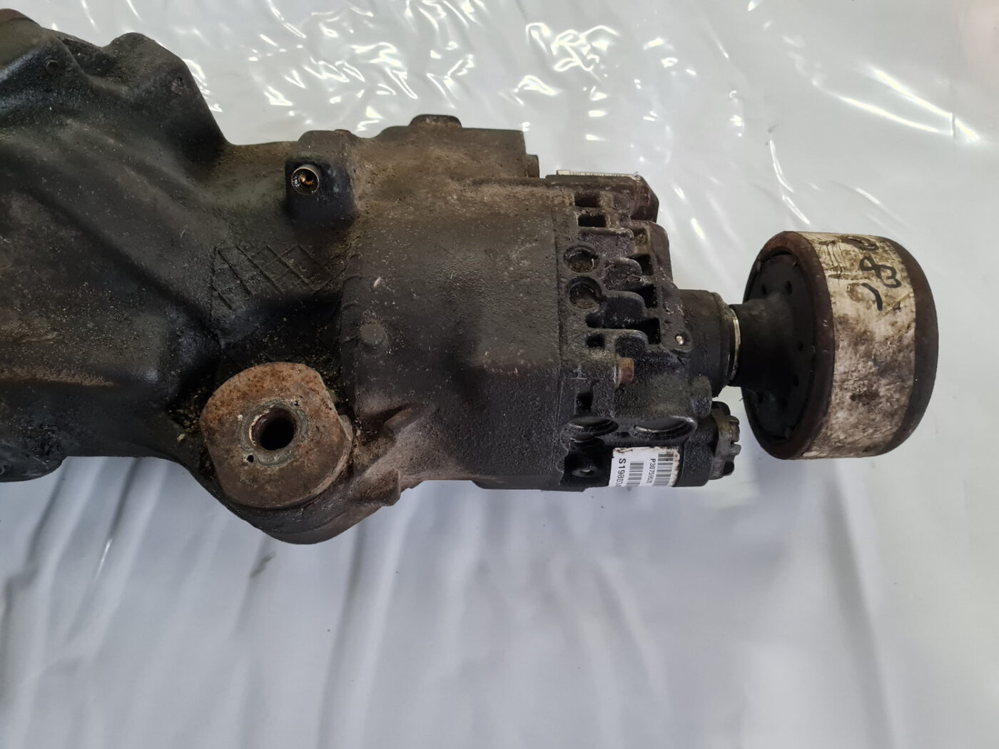 Aizmugurējais reduktors priekš VOLVO S60 2008 12 Aizmugurējais reduktors priekš VOLVO S60 2008