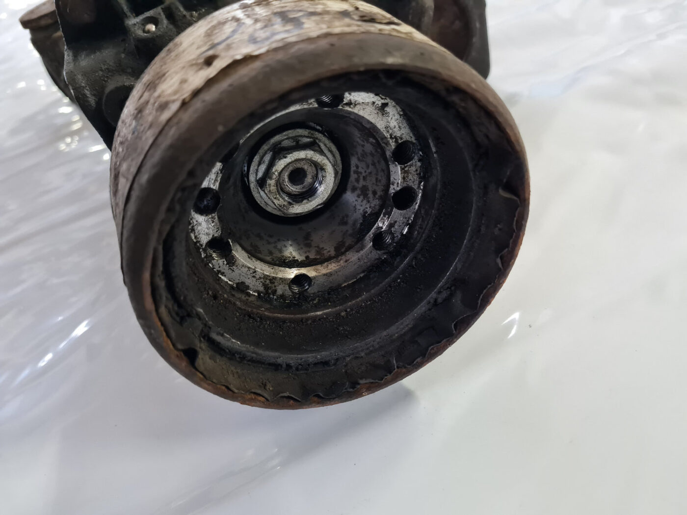 Aizmugurējais reduktors priekš VOLVO S60 2008 8 Aizmugurējais reduktors priekš VOLVO S60 2008