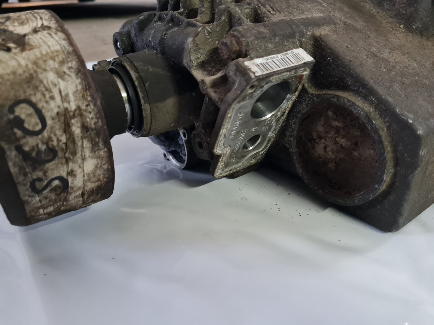 Aizmugurējais reduktors priekš VOLVO S60 2008 7 Aizmugurējais reduktors priekš VOLVO S60 2008