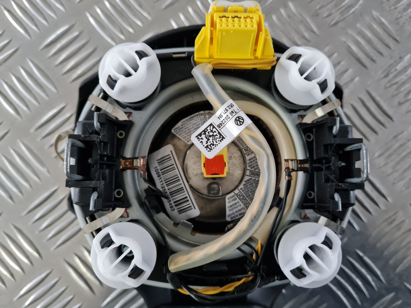 Stūres drošības spilvens priekš VW GOLF 6 2011 3 Stūres drošības spilvens priekš VW GOLF 6 2011