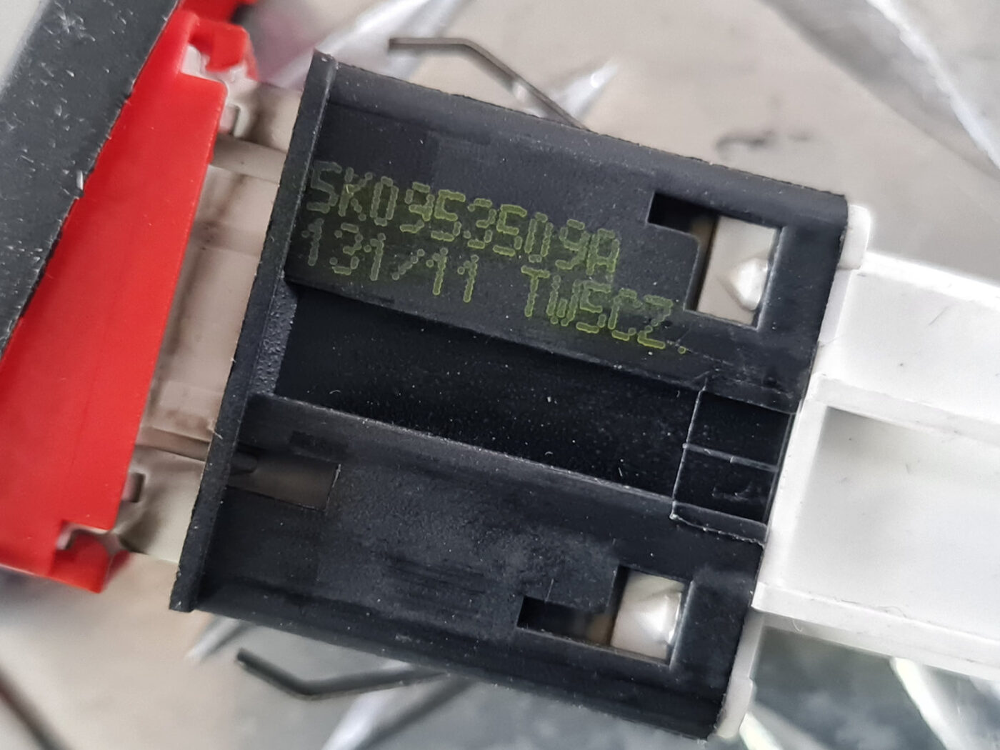 Trauksmes poga priekš VW GOLF 6 2011 4 Trauksmes poga priekš VW GOLF 6 2011