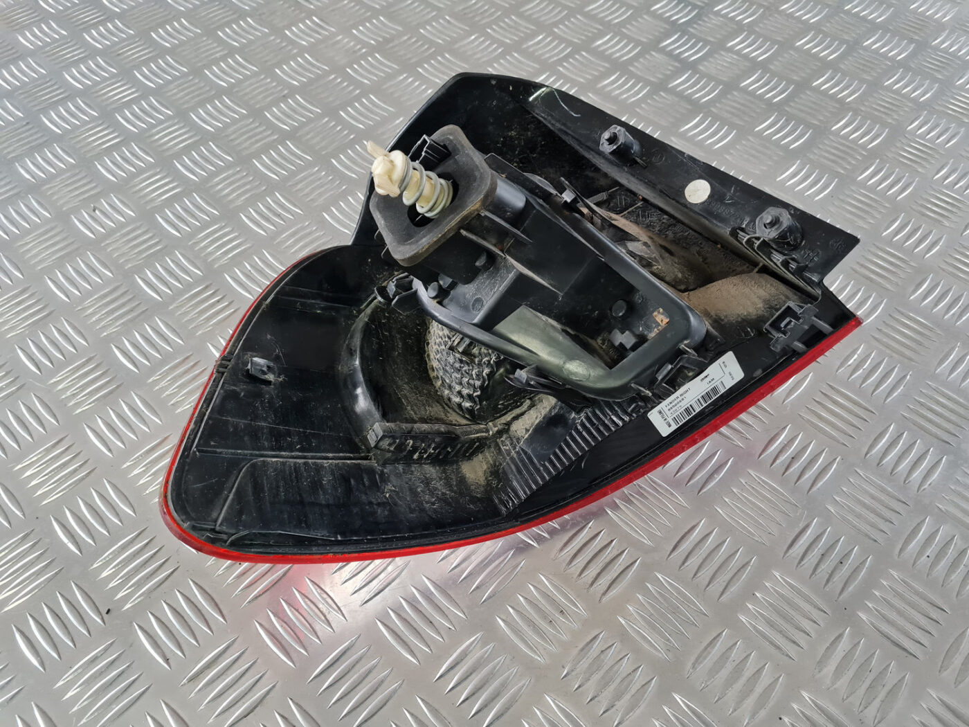 Aizmugurējais labais lukturis priekš VW GOLF 6 2011 8 Aizmugurējais labais lukturis priekš VW GOLF 6 2011