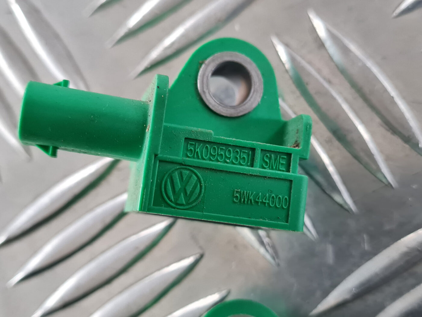 Drošības spilvena trieciensensors priekš VW GOLF 6 2011 3 Drošības spilvena trieciensensors priekš VW GOLF 6 2011