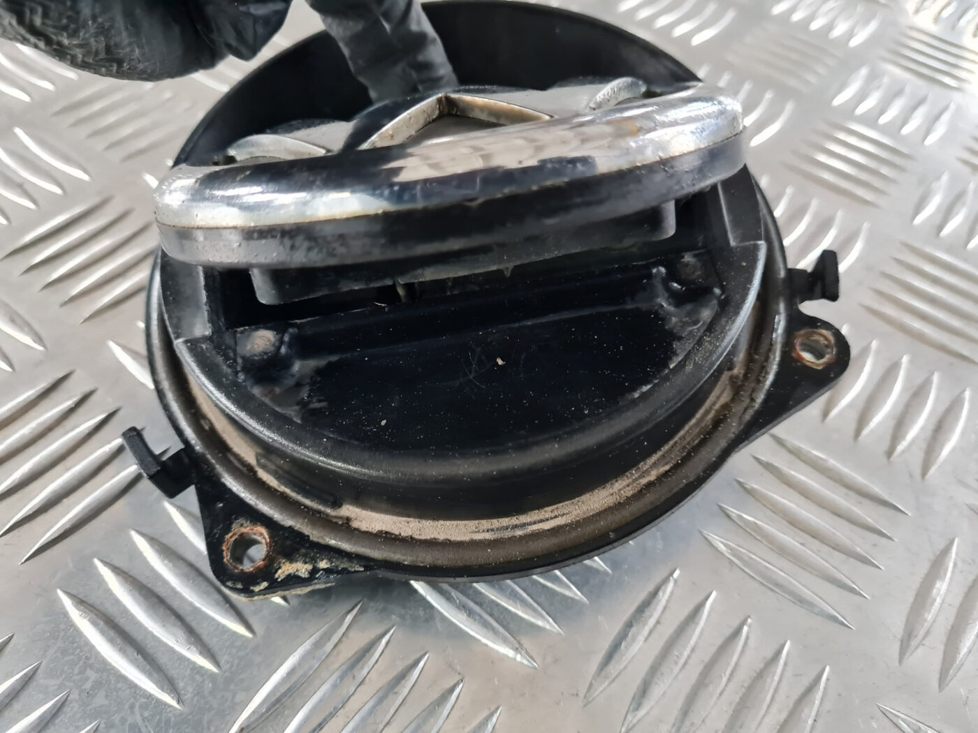 Bagažnieka vāka slēdzenes pogas emblēma priekš VW GOLF 6 2011 7 Bagažnieka vāka slēdzenes pogas emblēma priekš VW GOLF 6 2011