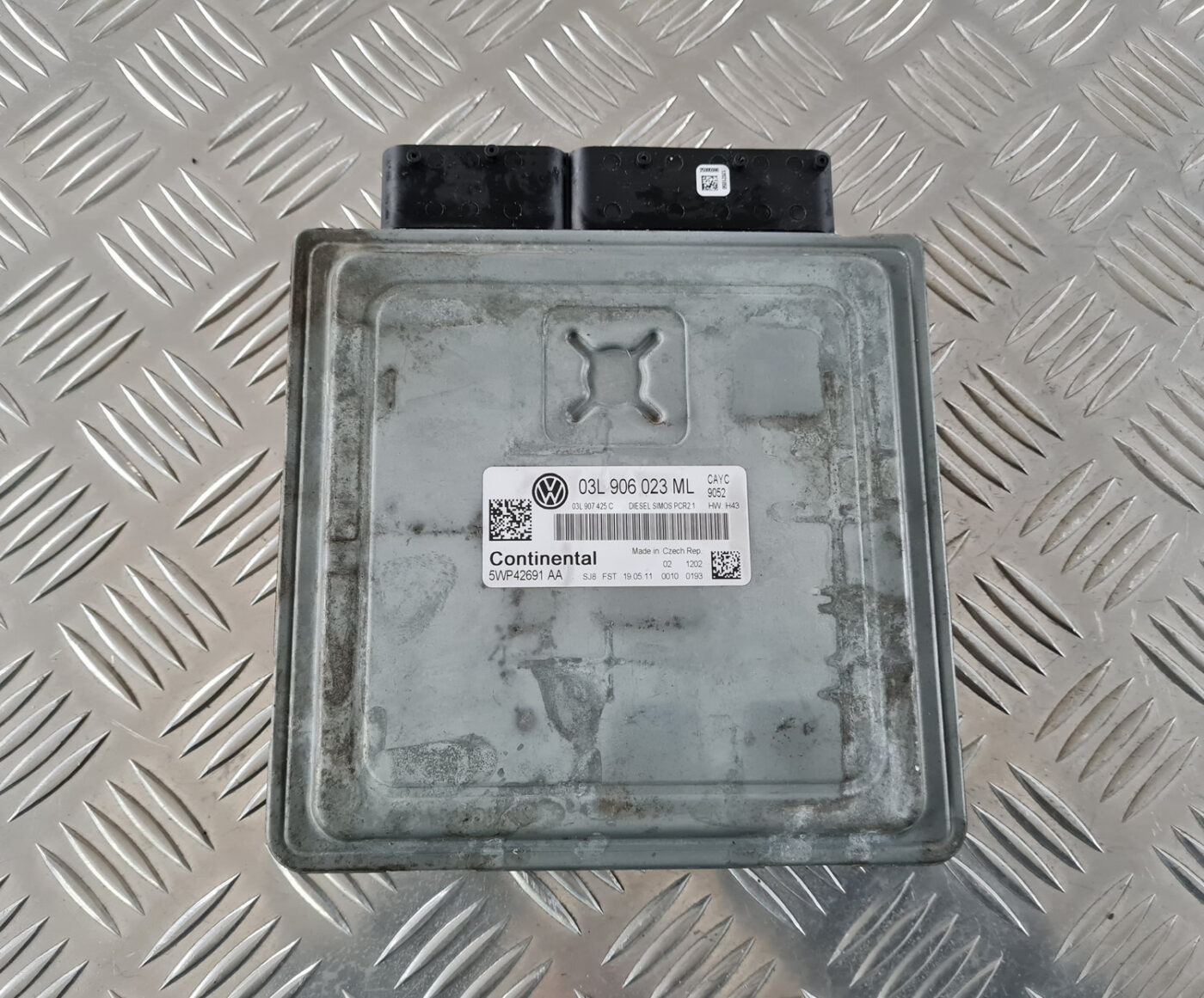 Dzinēja vadības bloks priekš VW GOLF 6 2011 6 Dzinēja vadības bloks priekš VW GOLF 6 2011