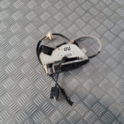 Priekšējo labo durvju slēdzene priekš VW GOLF 6 2011