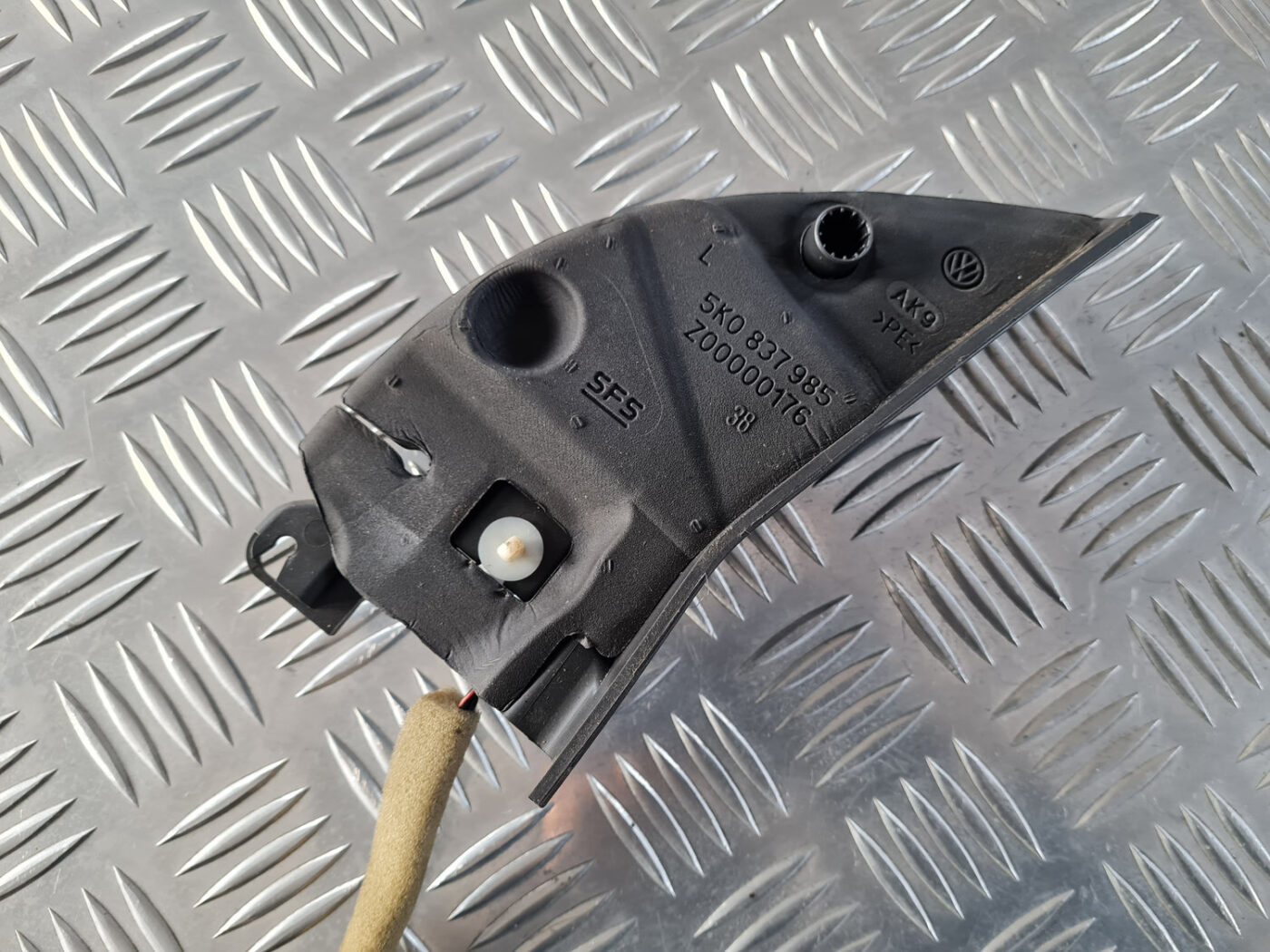 Durvju spoguļa apdares uzlika salonā (ar skaļruni) priekš VW GOLF 6 2011 6 Durvju spoguļa apdares uzlika salonā (ar skaļruni) priekš VW GOLF 6 2011