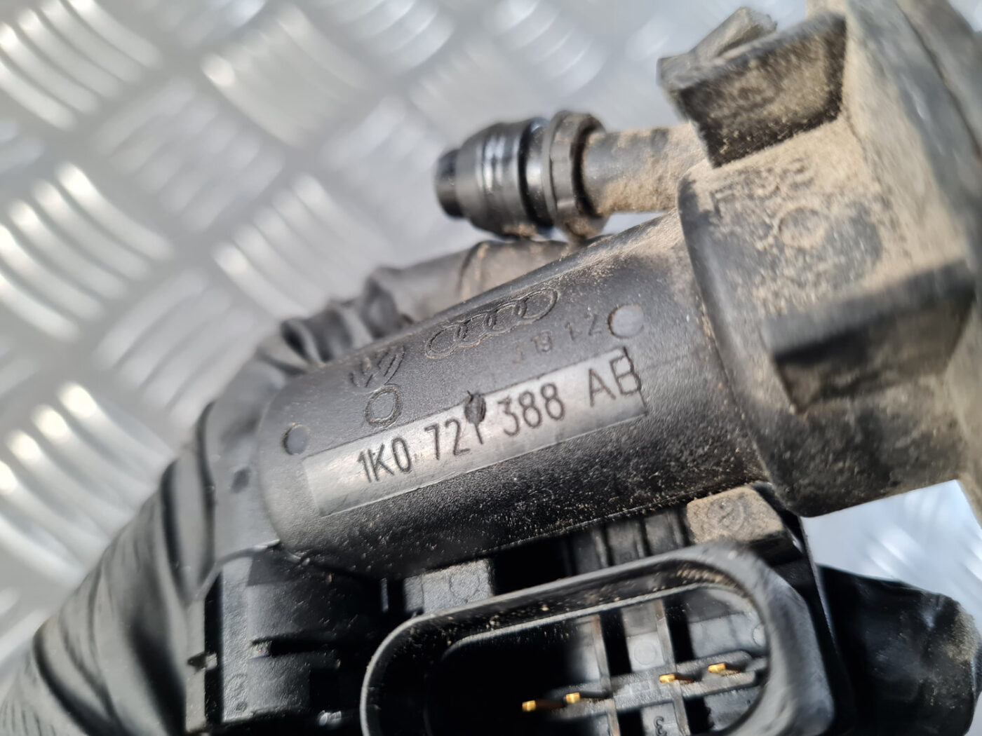 Sajūga galvenais cilindrs priekš VW GOLF 6 2011 4 Sajūga galvenais cilindrs priekš VW GOLF 6 2011