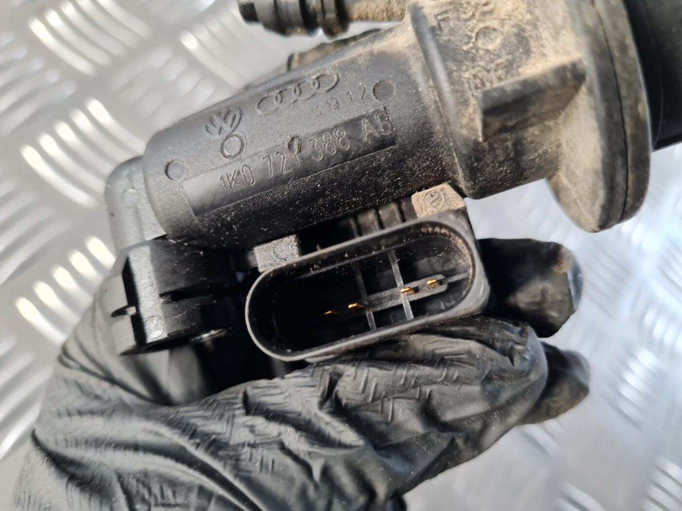 Sajūga galvenais cilindrs priekš VW GOLF 6 2011 3 Sajūga galvenais cilindrs priekš VW GOLF 6 2011