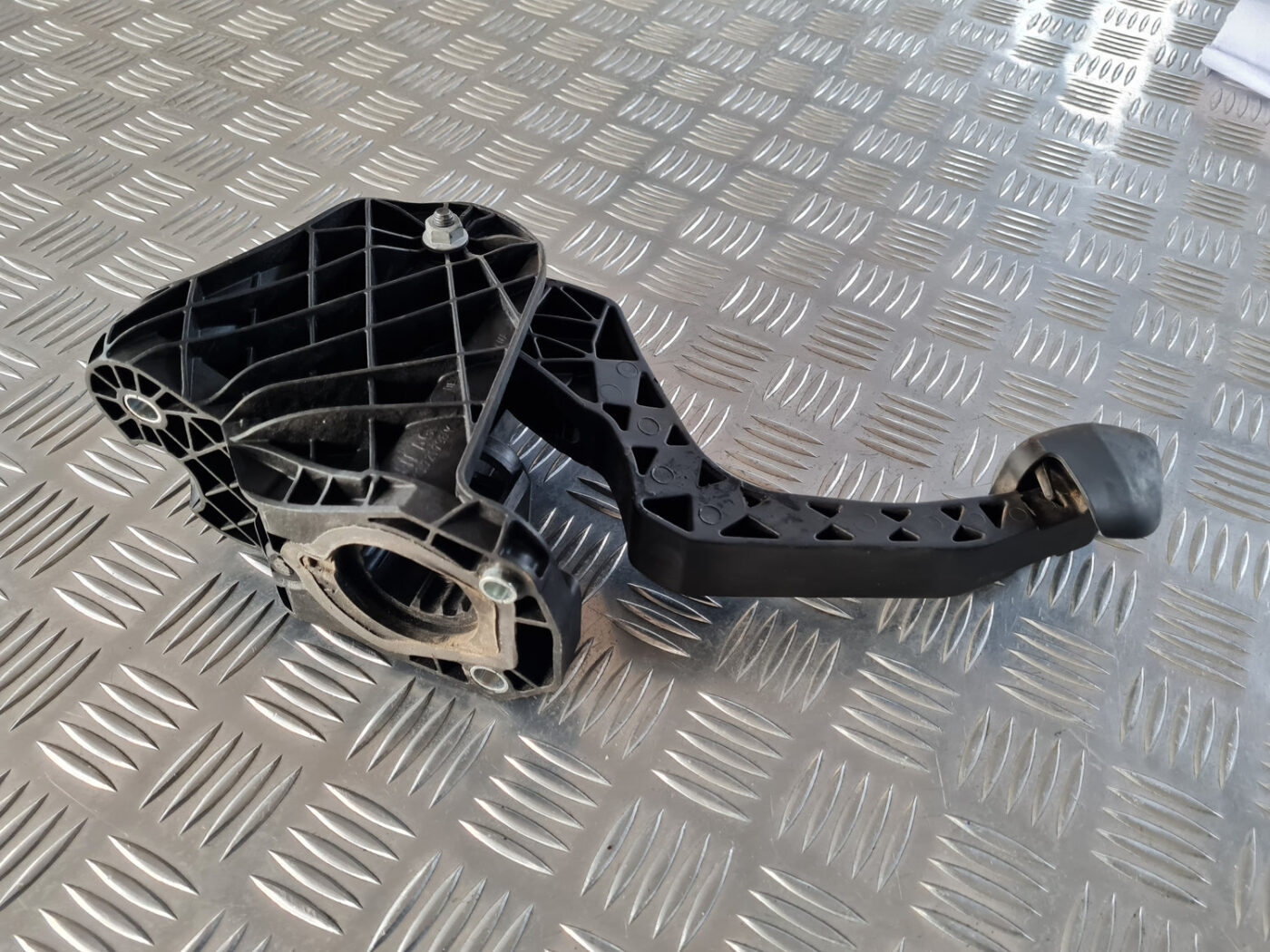 Sajūga pedālis priekš VW GOLF 6 2011 4 Sajūga pedālis priekš VW GOLF 6 2011