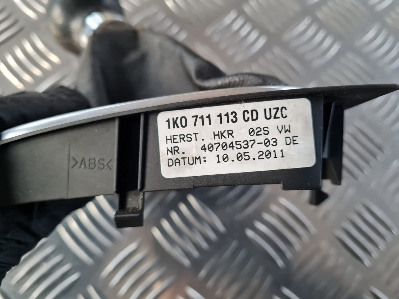 Pārnesumu pārslēgšanas kloķa uzgalis priekš VW GOLF 6 2011 7 Pārnesumu pārslēgšanas kloķa uzgalis priekš VW GOLF 6 2011