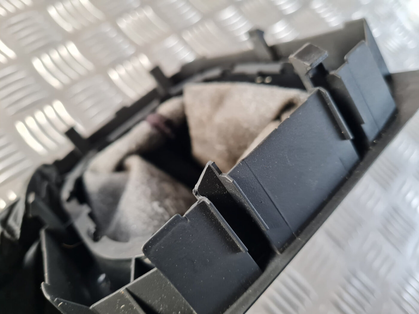 Pārnesumu pārslēgšanas kloķa uzgalis priekš VW GOLF 6 2011 4 Pārnesumu pārslēgšanas kloķa uzgalis priekš VW GOLF 6 2011