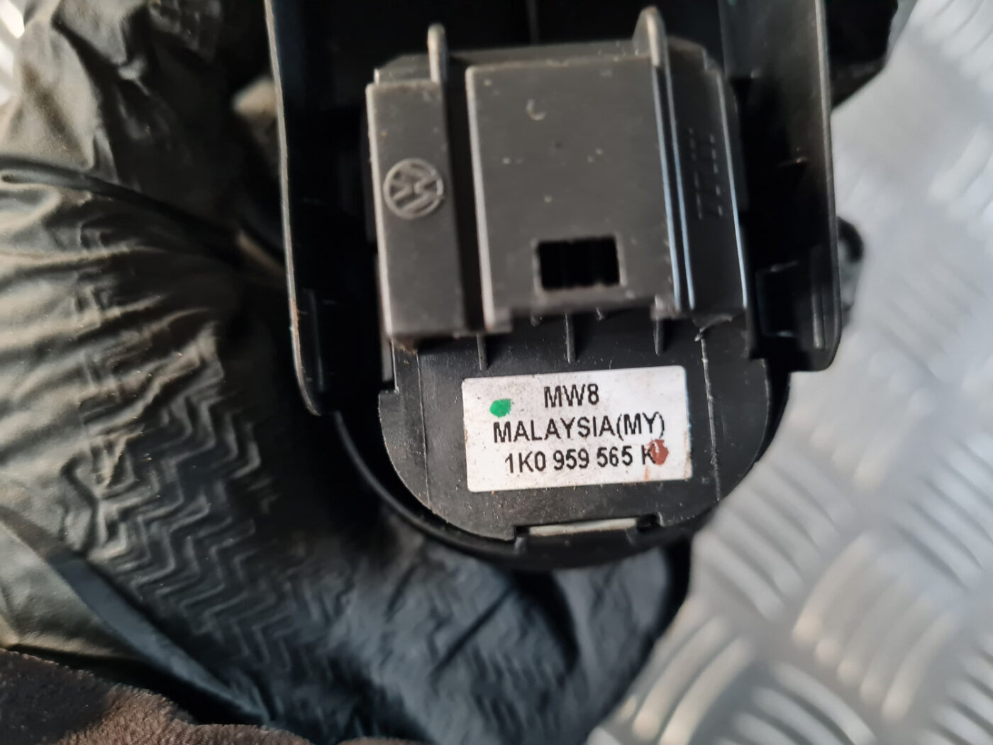 Šofera durvju slēdža pogas priekš VW GOLF 6 2011 4 Šofera durvju slēdža pogas priekš VW GOLF 6 2011