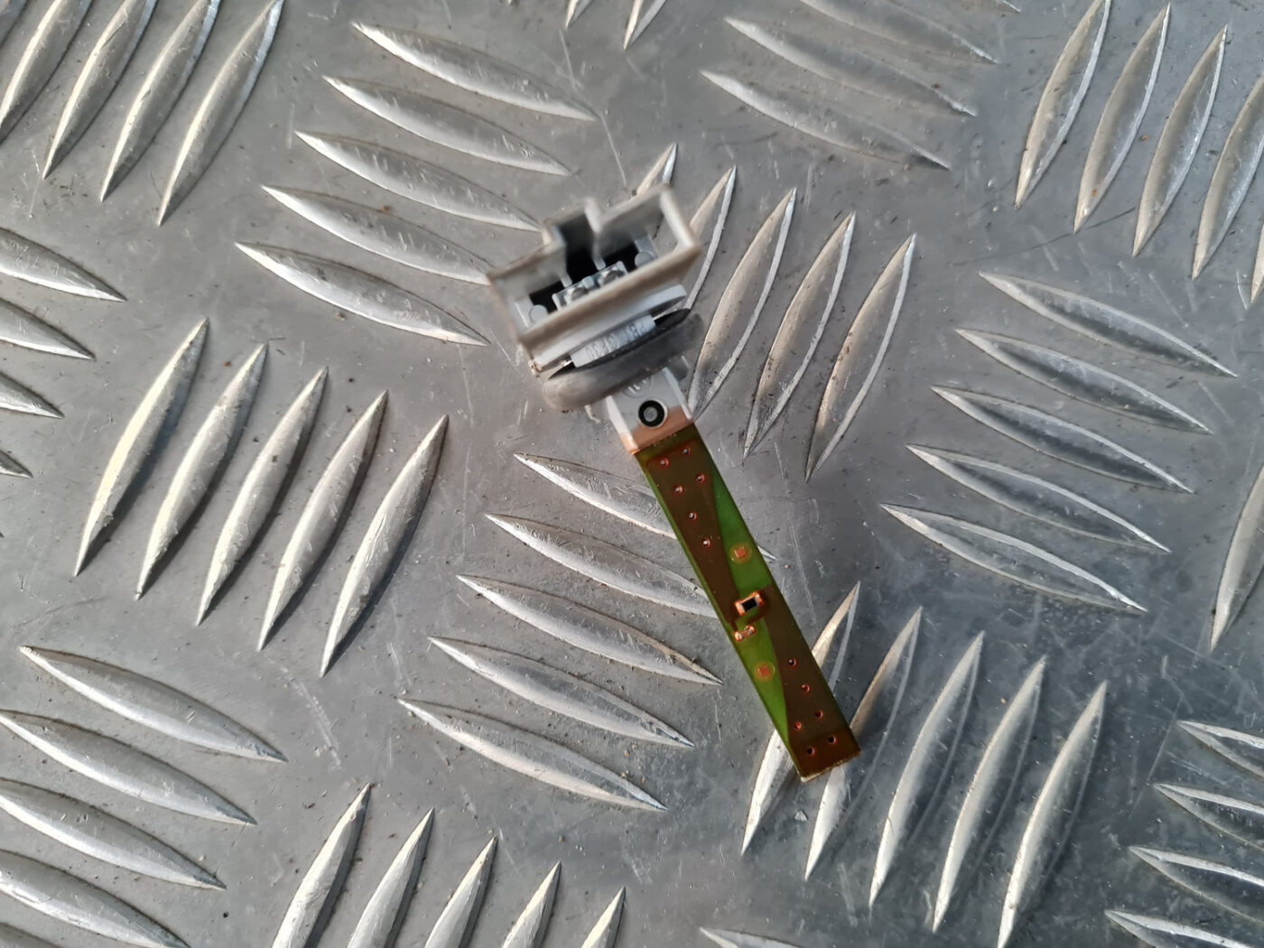 Temperatūras devejs priekš VW GOLF 6 2011 2 Temperatūras devejs priekš VW GOLF 6 2011