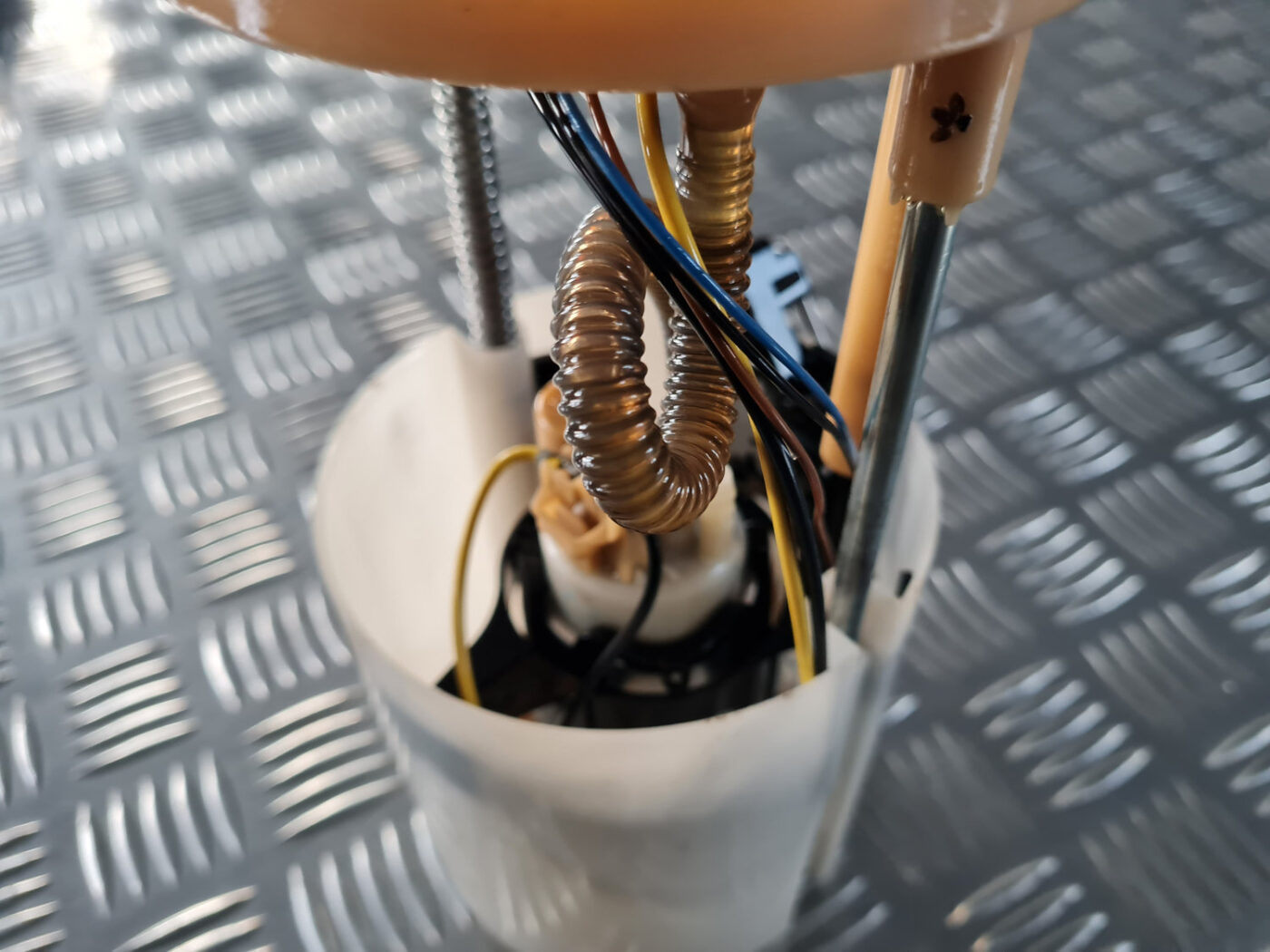 Degvielas tvertnes sūknis priekš VW GOLF 6 2011 6 Degvielas tvertnes sūknis priekš VW GOLF 6 2011