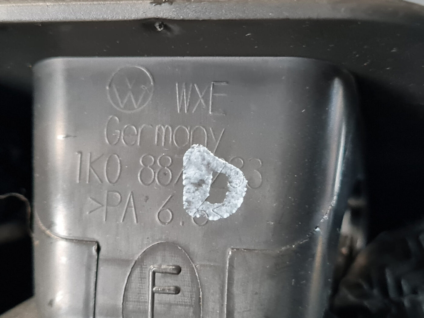 ISOFIX stiprinājuma vāks priekš VW GOLF 6 2011 5 ISOFIX stiprinājuma vāks priekš VW GOLF 6 2011