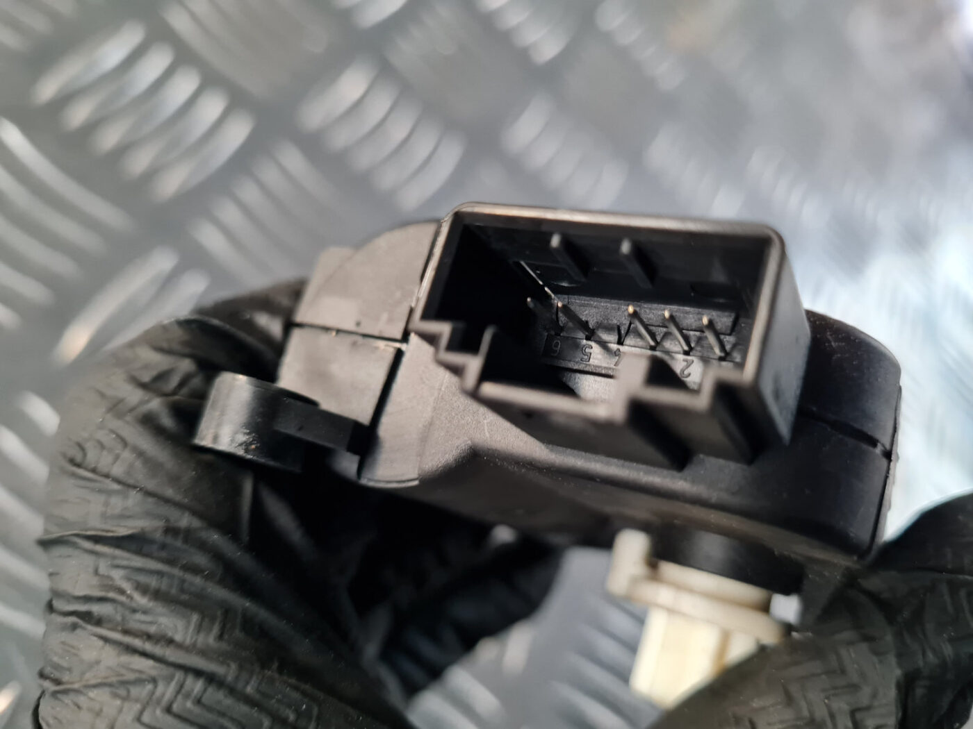 Apsildes sistēmas aktuators priekš VW GOLF 6 2011 3 Apsildes sistēmas aktuators priekš VW GOLF 6 2011