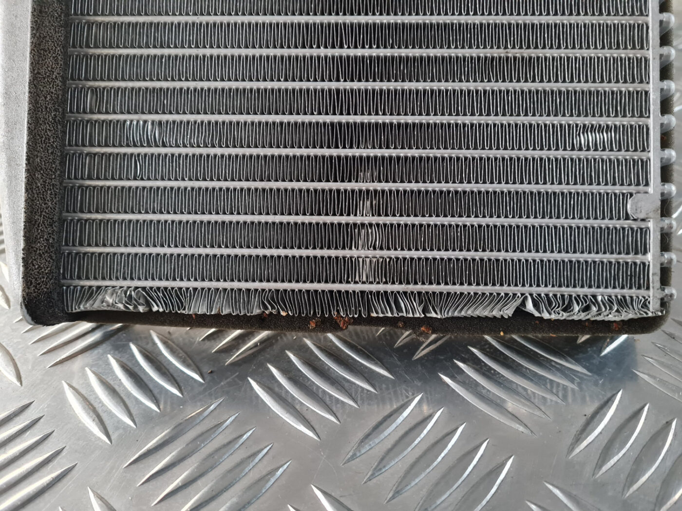 Apsildes sistēmas radiators priekš VW GOLF 6 2011 3 Apsildes sistēmas radiators priekš VW GOLF 6 2011