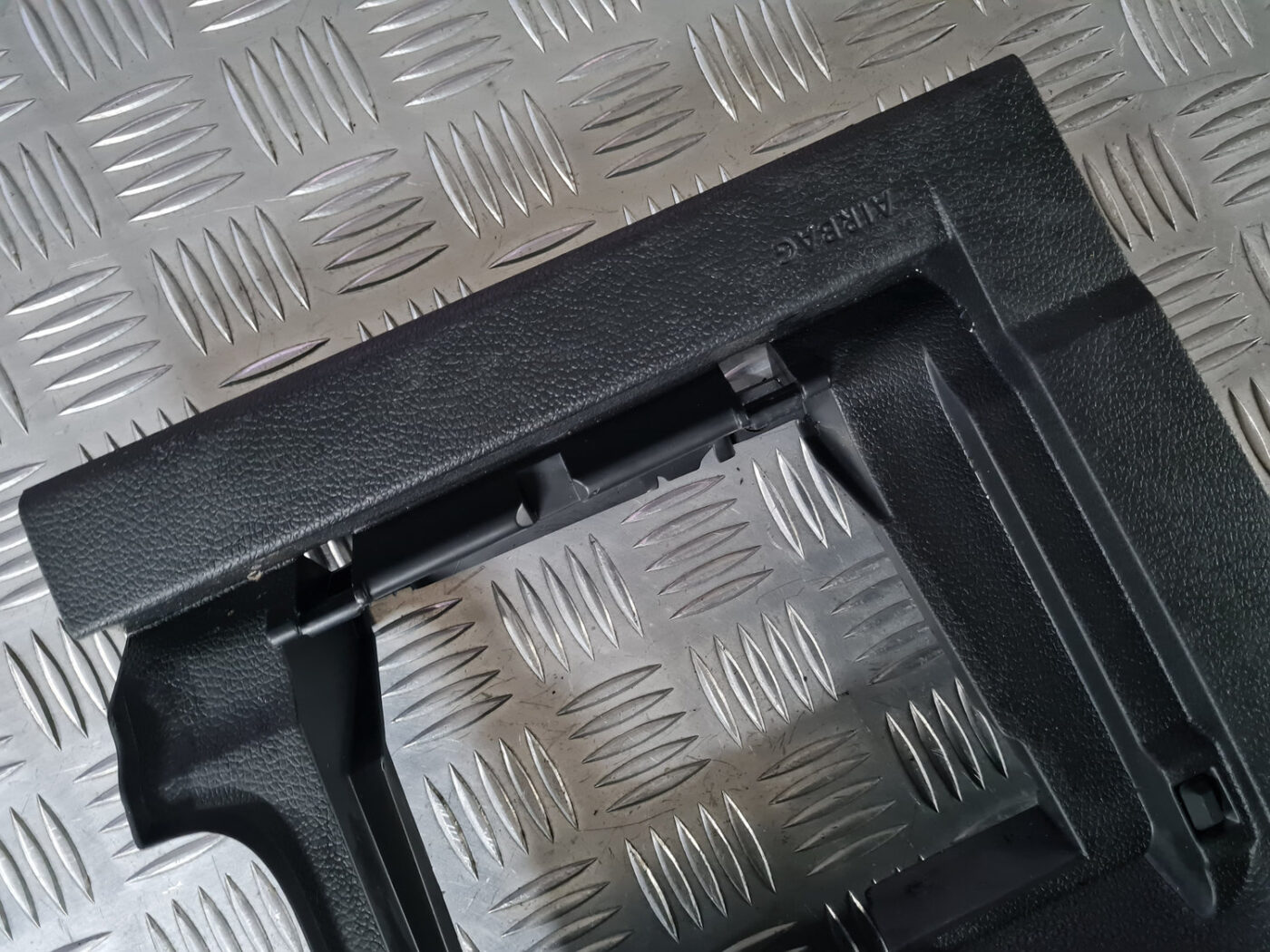 Gaismas slēdža apdare (uz paneļa) priekš VW GOLF 6 2011 8 Gaismas slēdža apdare (uz paneļa) priekš VW GOLF 6 2011