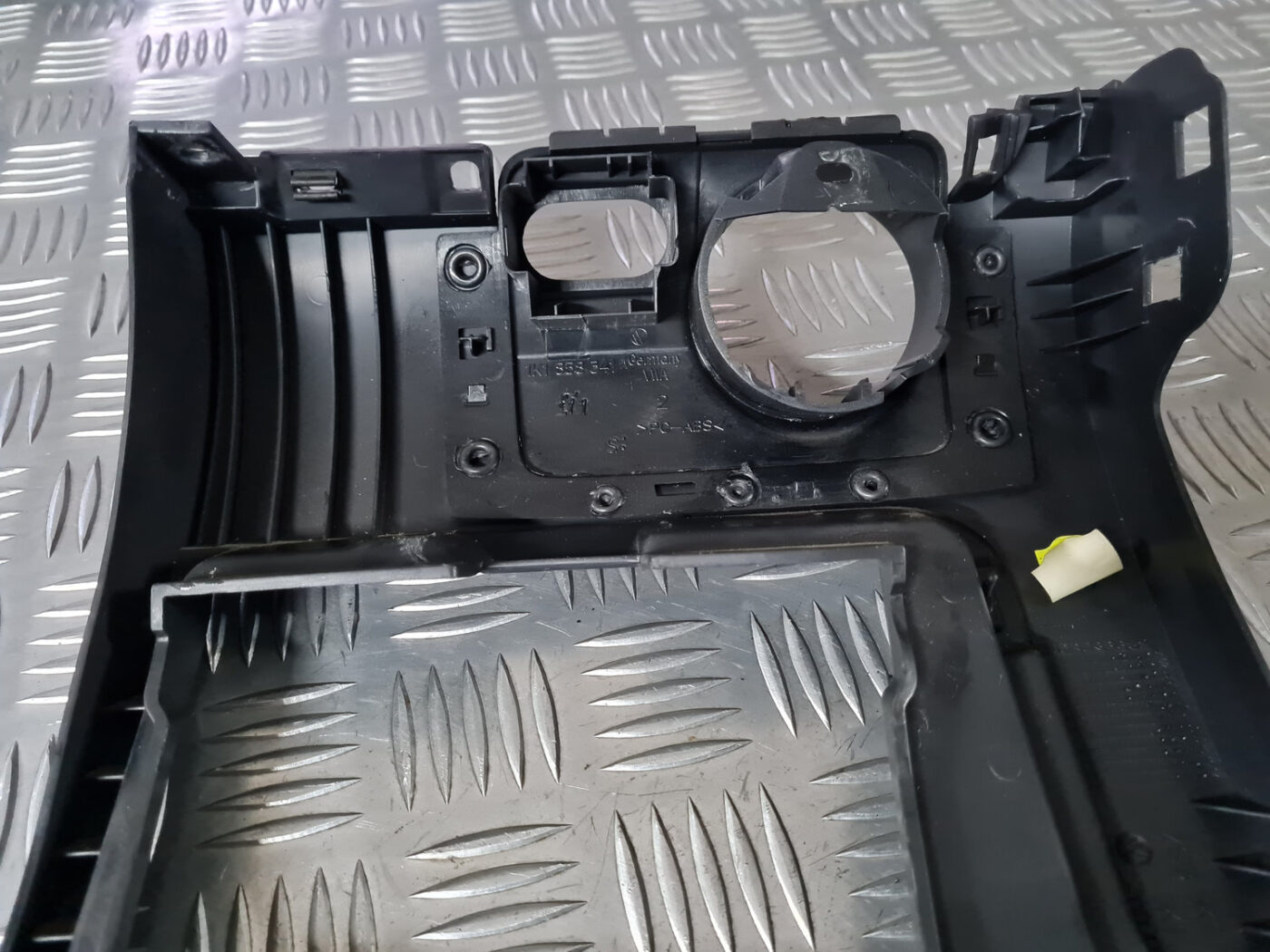 Gaismas slēdža apdare (uz paneļa) priekš VW GOLF 6 2011 5 Gaismas slēdža apdare (uz paneļa) priekš VW GOLF 6 2011