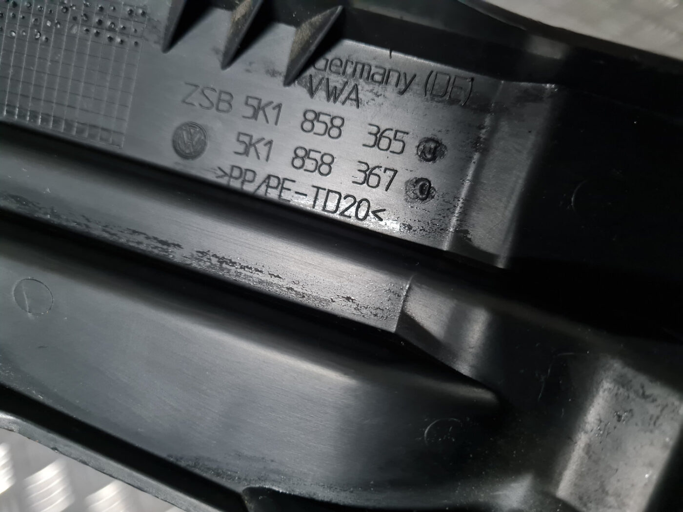 Gaismas slēdža apdare (uz paneļa) priekš VW GOLF 6 2011 3 Gaismas slēdža apdare (uz paneļa) priekš VW GOLF 6 2011