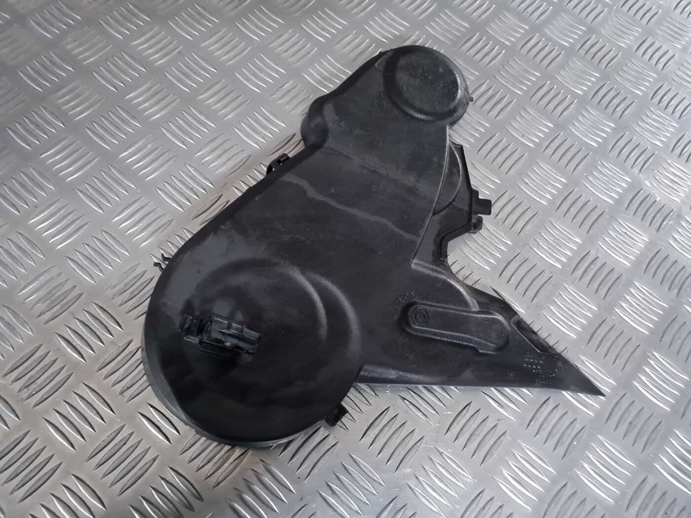 Zobsīksnas aizsargs priekš VW GOLF 6 2011 2 Zobsīksnas aizsargs priekš VW GOLF 6 2011