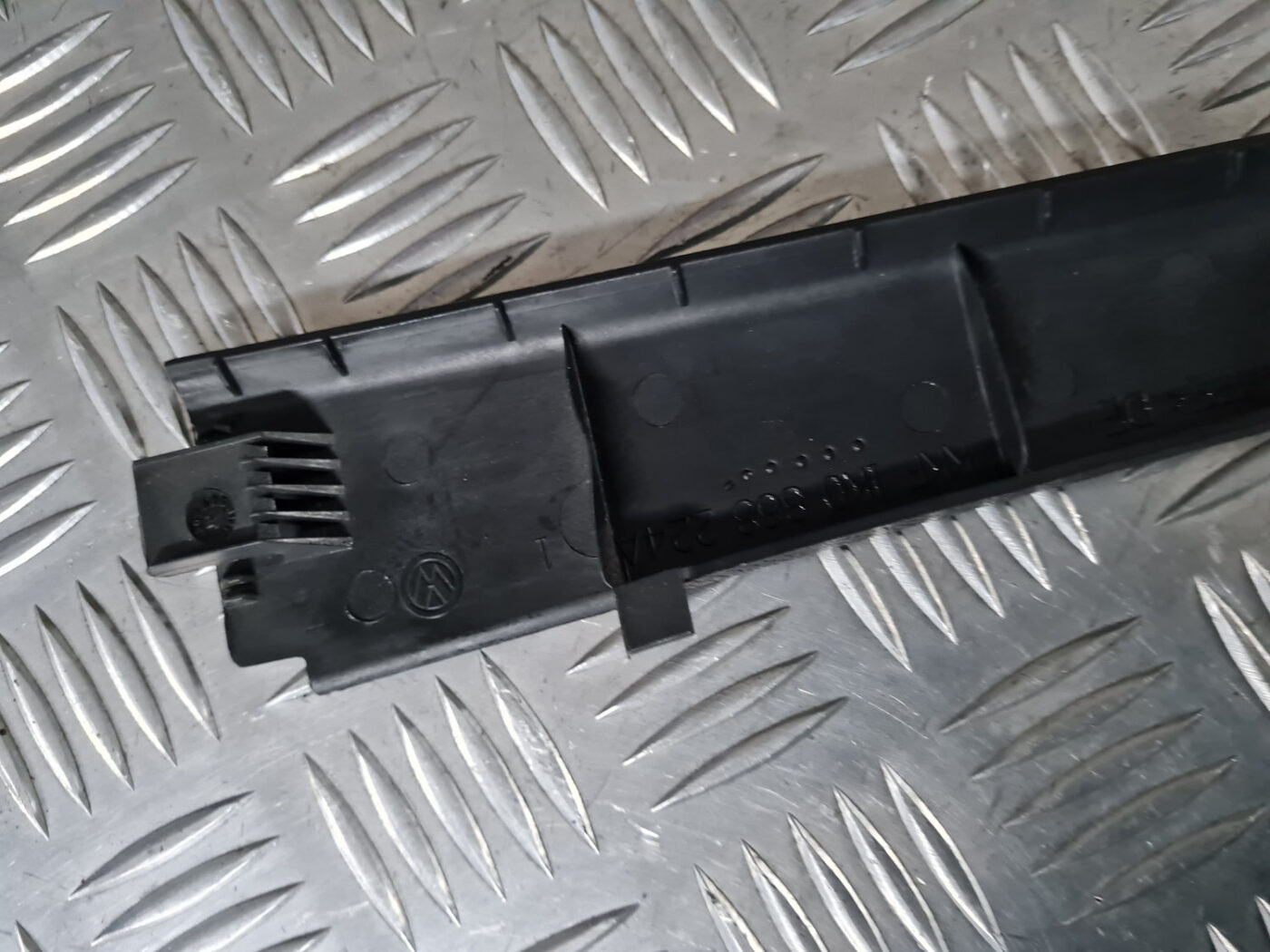 Sliekšņa priekšēja laba uzlika (salonā) priekš VW GOLF 6 2011 5 Sliekšņa priekšēja laba uzlika (salonā) priekš VW GOLF 6 2011