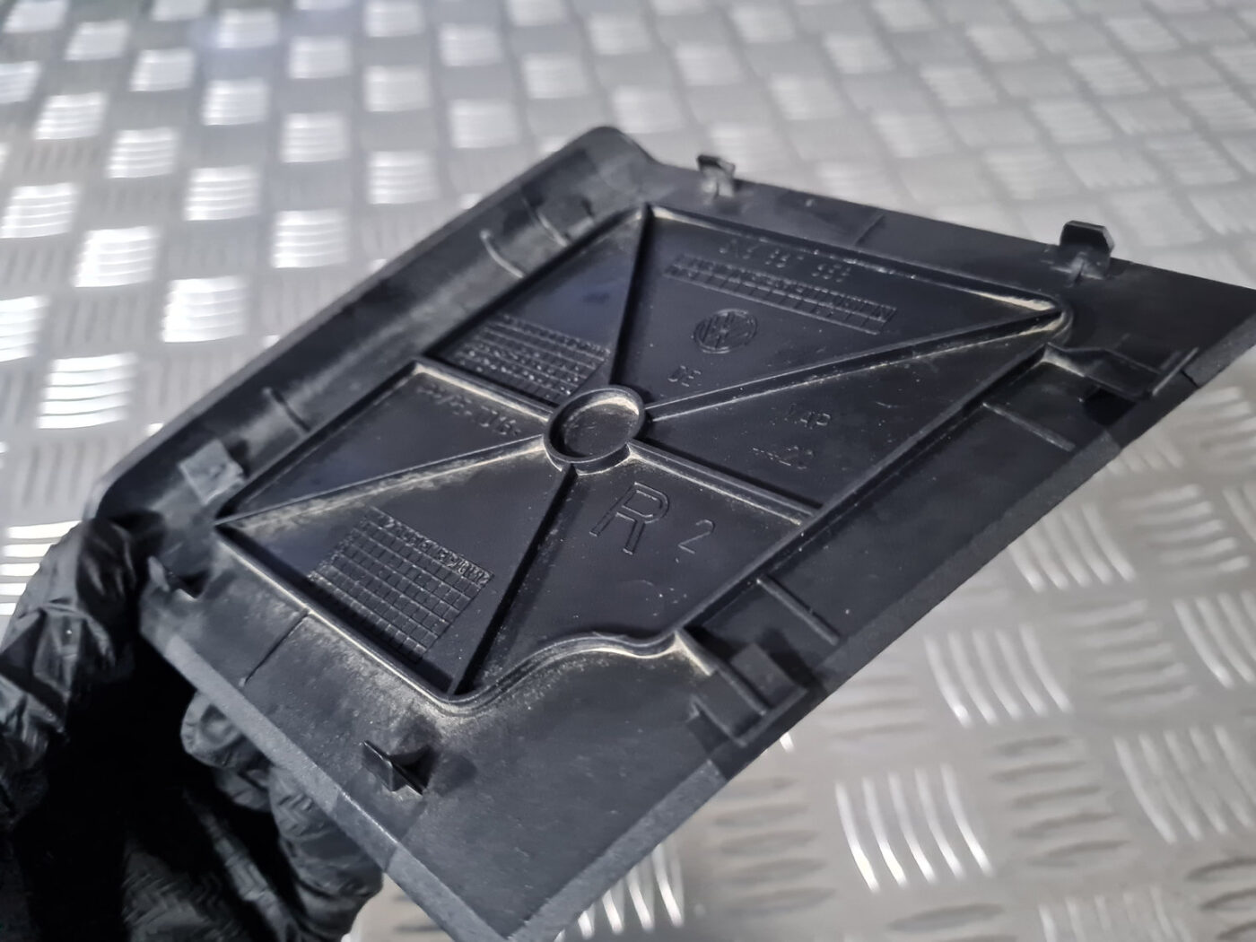 Bagāžnieka nodalījuma apdares vāciņš priekš VW GOLF 6 2011 3 Bagāžnieka nodalījuma apdares vāciņš priekš VW GOLF 6 2011