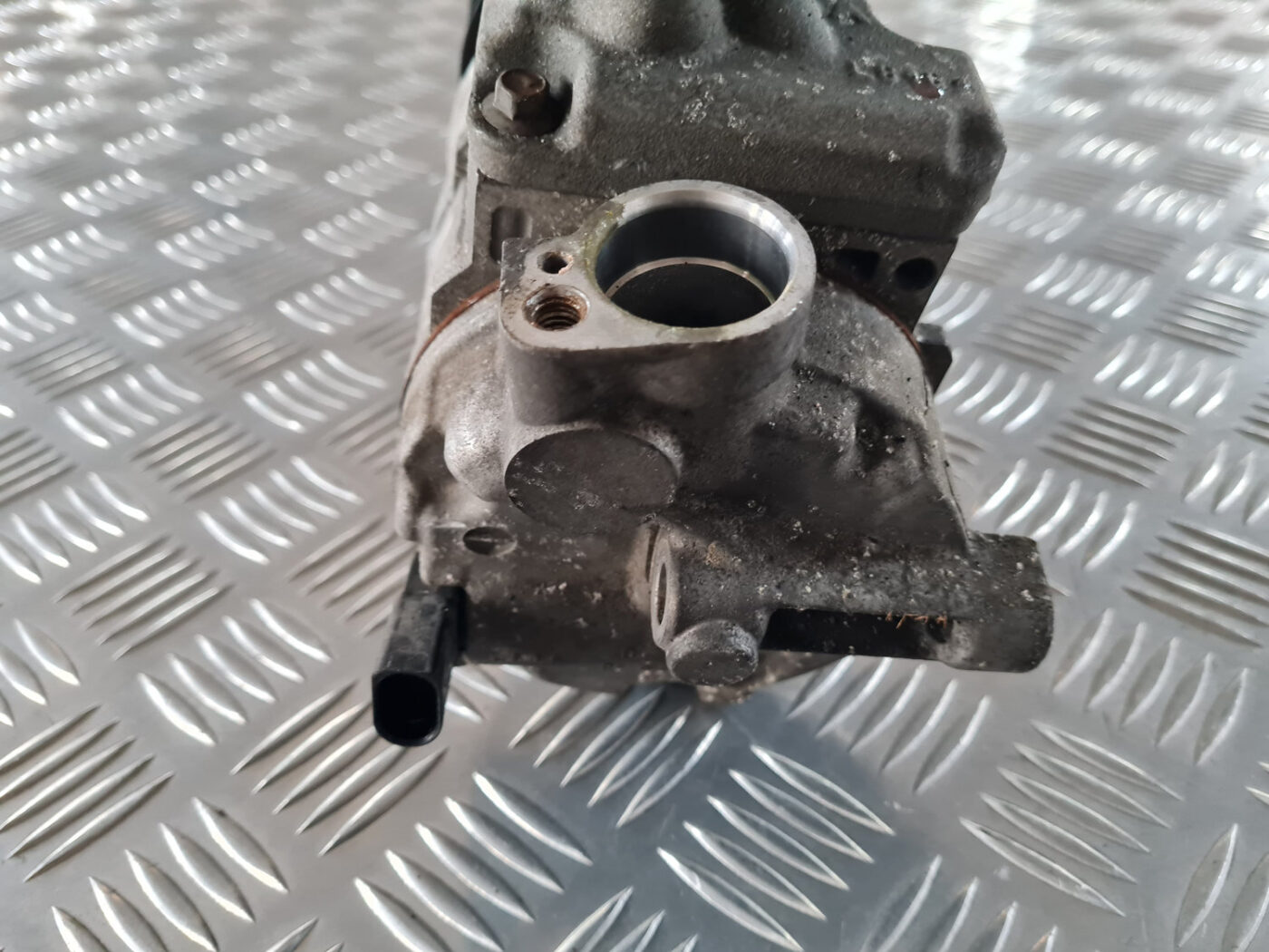 Gaisa kondicioniera kompresors priekš VW GOLF 6 2011 7 Gaisa kondicioniera kompresors priekš VW GOLF 6 2011