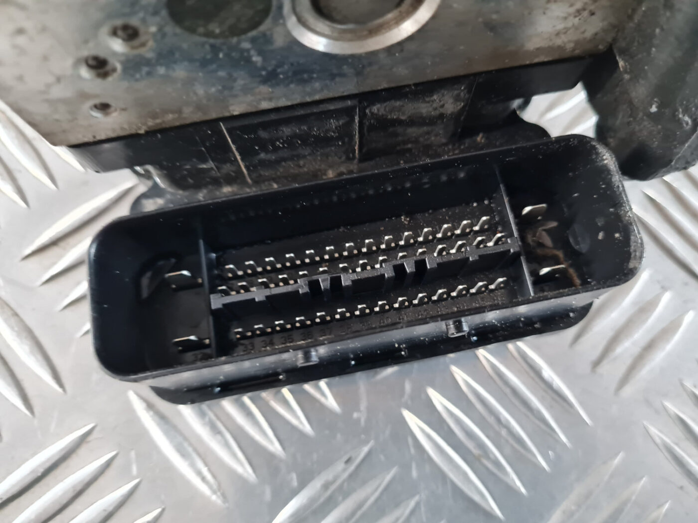 ABS bloks priekš VW GOLF 6 2011 9 ABS bloks priekš VW GOLF 6 2011