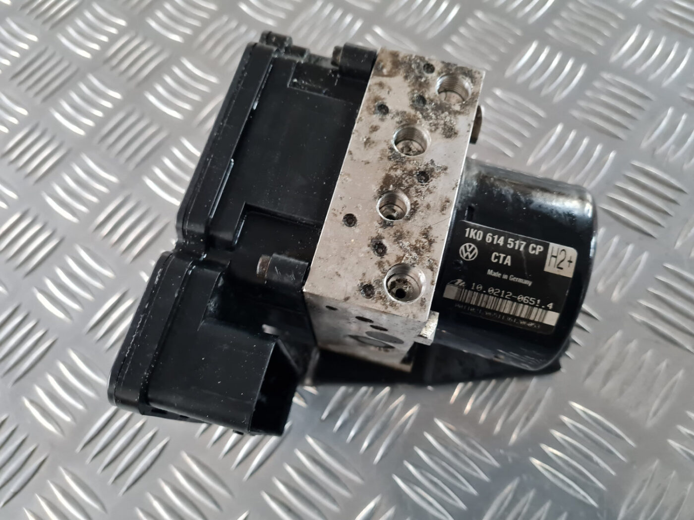 ABS bloks priekš VW GOLF 6 2011 6 ABS bloks priekš VW GOLF 6 2011