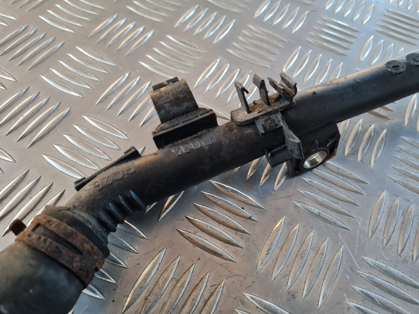 Dzesēšanas caurule priekš VW GOLF 6 2011 7 Dzesēšanas caurule priekš VW GOLF 6 2011