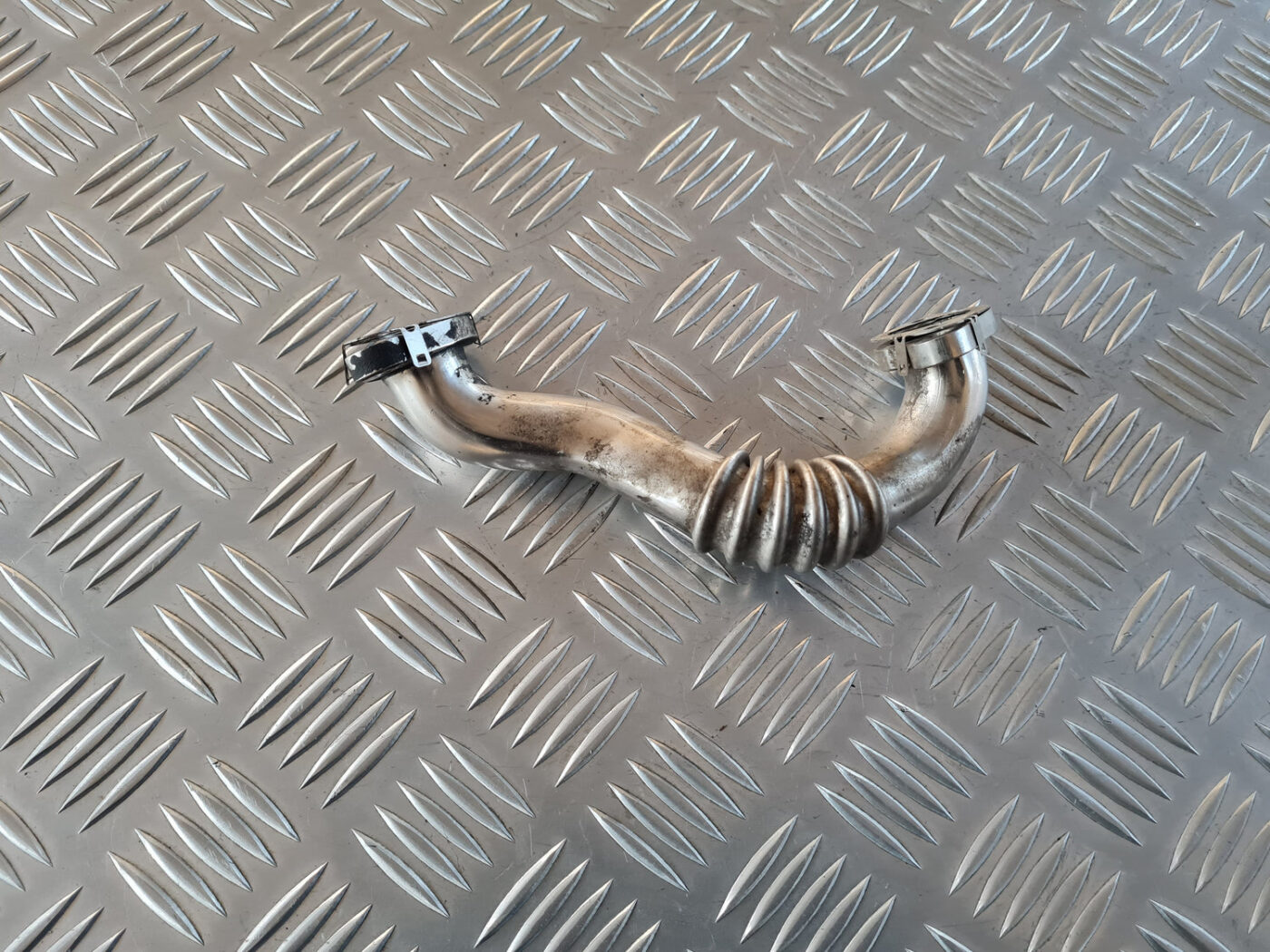 EGR caurule priekš VW GOLF 6 2011 1 EGR caurule priekš VW GOLF 6 2011