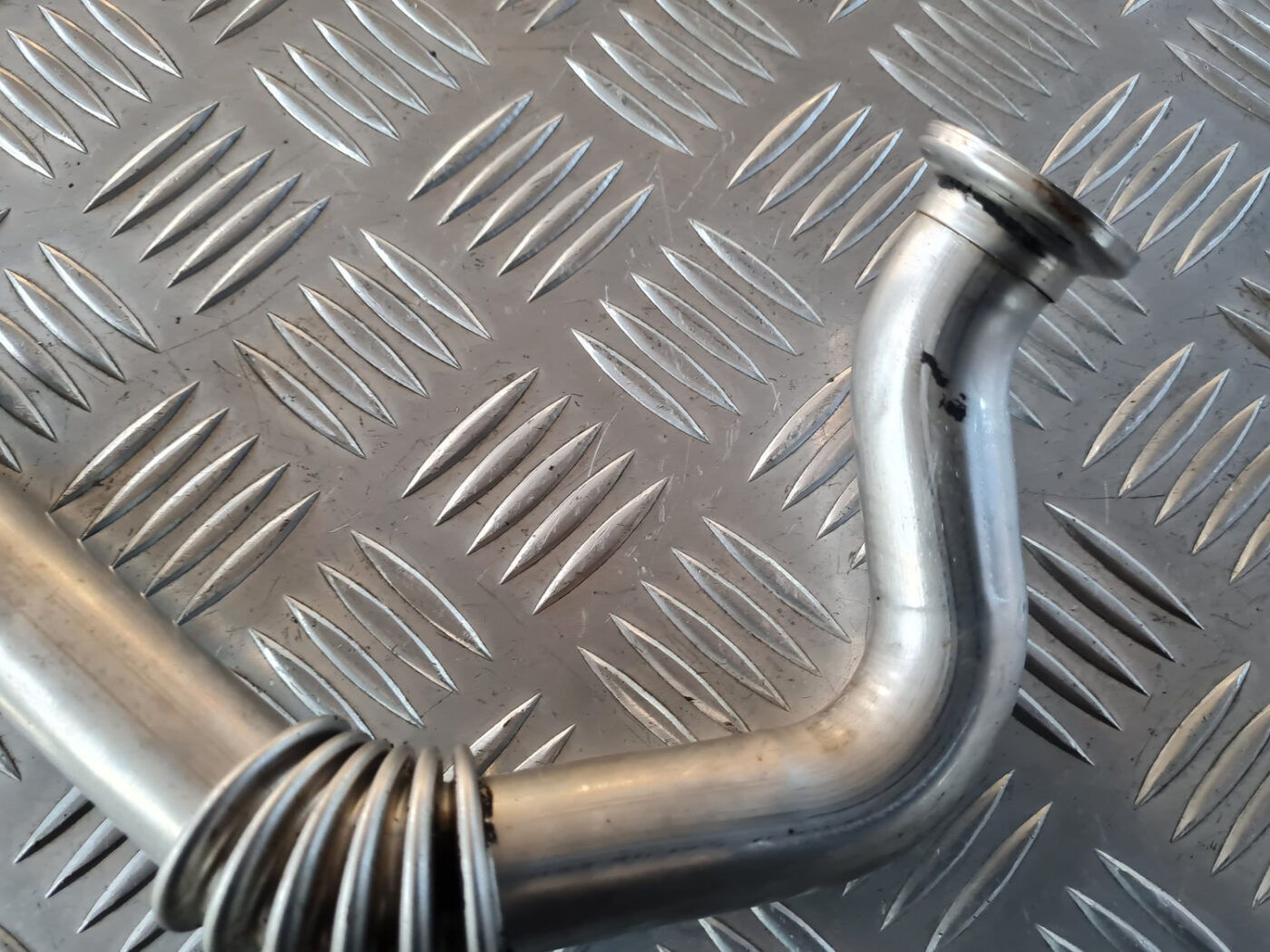 EGR caurule priekš VW GOLF 6 2011 2 EGR caurule priekš VW GOLF 6 2011