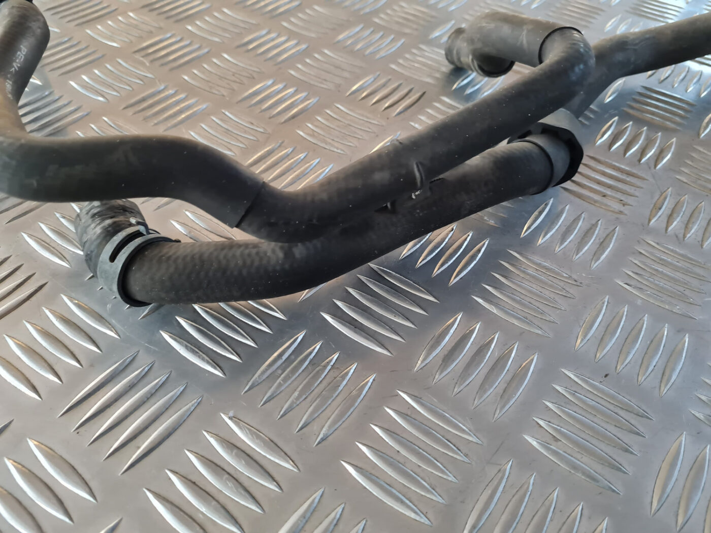 Dzesēšanas caurules priekš VW GOLF 6 2011 6 Dzesēšanas caurules priekš VW GOLF 6 2011