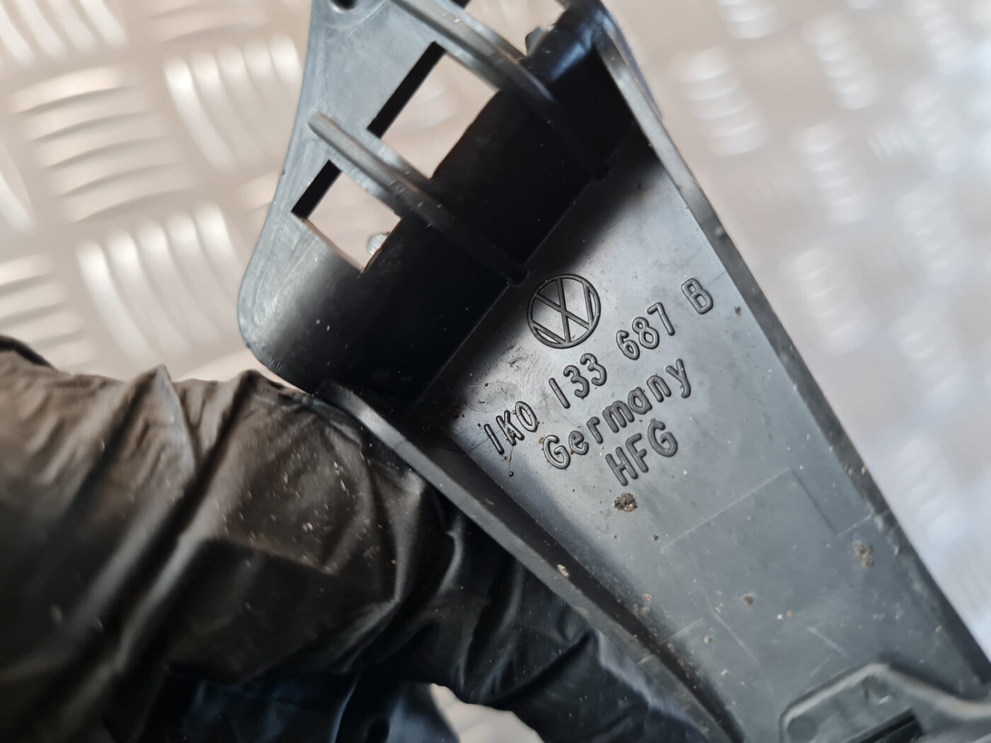 Dzesēšanas caurules priekš VW GOLF 6 2011 3 Dzesēšanas caurules priekš VW GOLF 6 2011