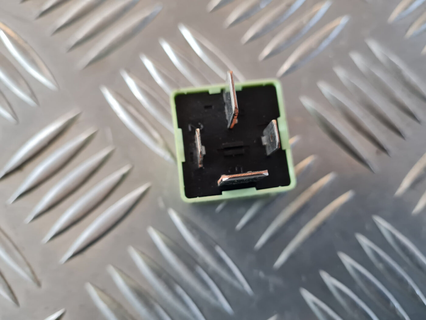 Drošinātāju releja priekš VW GOLF 6 2011 3 Drošinātāju releja priekš VW GOLF 6 2011