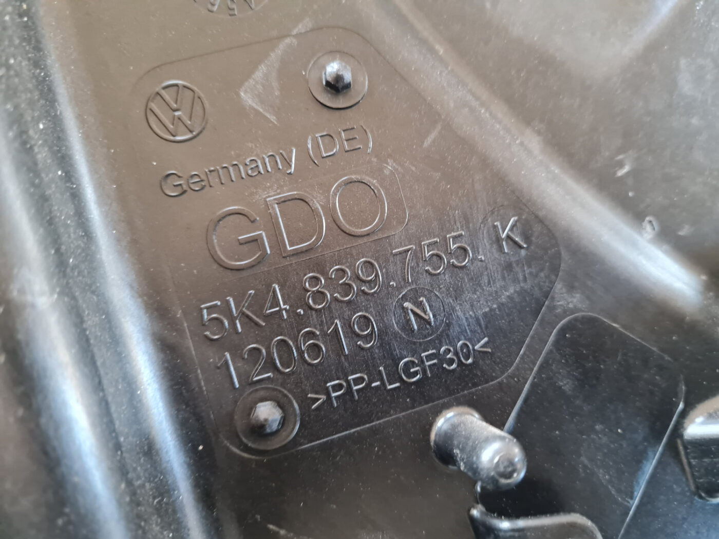 Stikla pacelšanas mehānisma panele priekš VW GOLF 6 2011 3 Stikla pacelšanas mehānisma panele priekš VW GOLF 6 2011