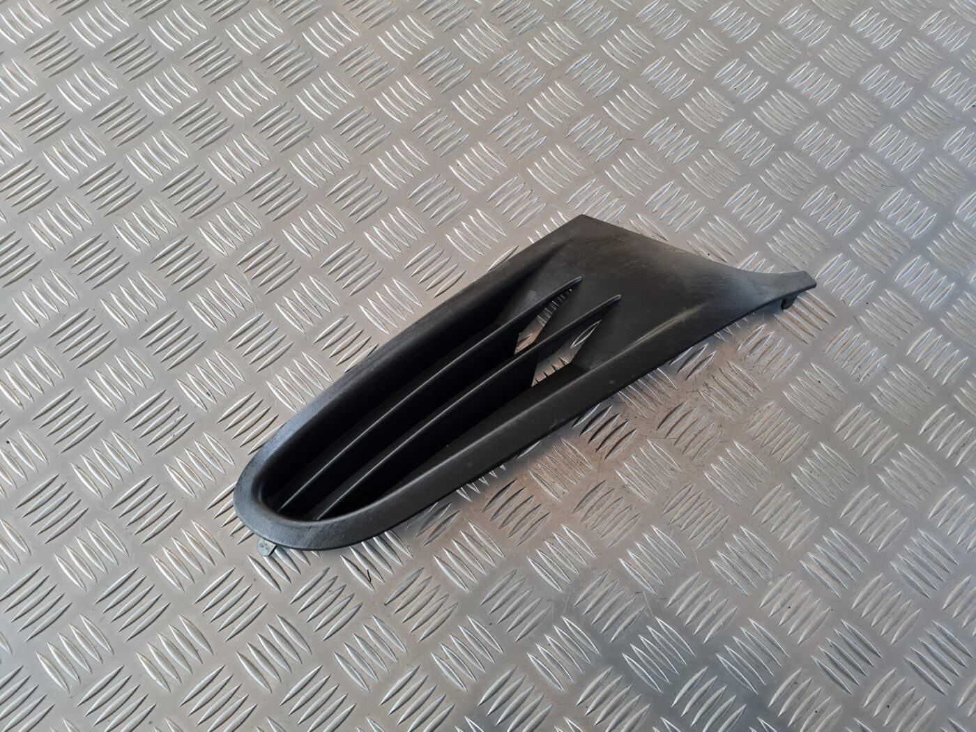 Miglas luktura reste, pa labi priekš VW GOLF 6 2011 1 Miglas luktura reste, pa labi priekš VW GOLF 6 2011